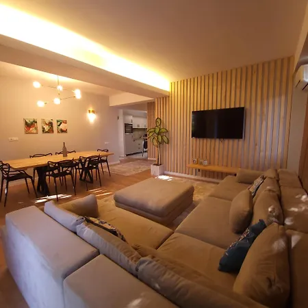 Elegant Cu Terasa Daire